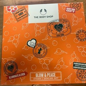 The Body Shop Brand New Glow Vitamin C Skincare